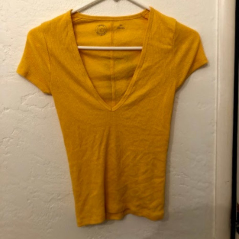 UO yellow vneck